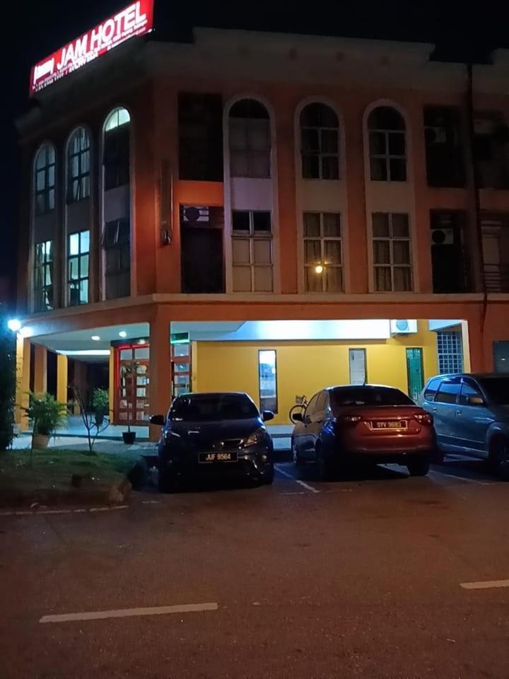Jam Hotel Kota Warisan Sepang @ Erl Salak Tinggi, Klia 1-2 & F1 Exterior photo